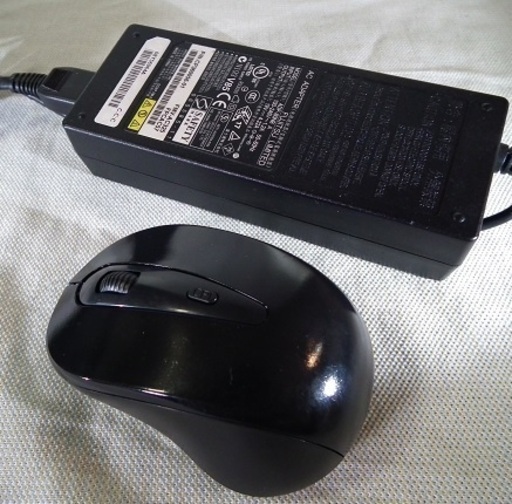 ノートパソコン Fujitu i3/3100M 2.4G(3M)Office2019