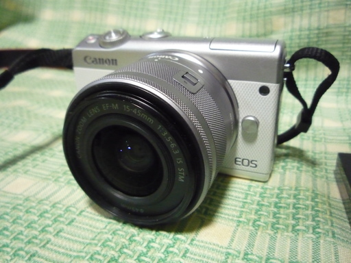 EOS M100レンズキット