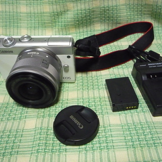 EOS M100レンズキット