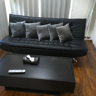 黒のソファーベッドの画像