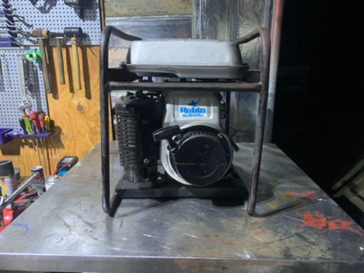 ☆静岡県湖西市より　スバル　発電機　ＳＧＬ２０００　ロビン