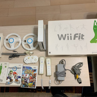 Wii一式　Wiiフィット&ソフト4本付き　値下げ
