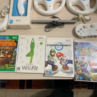 Wii一式　Wiiフィット&ソフト4本付き　値下げの画像