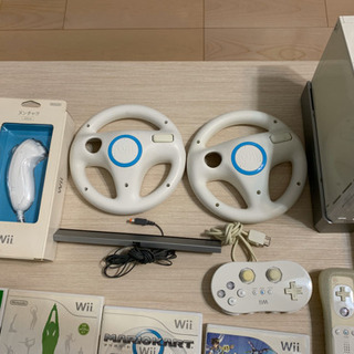 Wii一式　Wiiフィット&ソフト4本付き　値下げの画像