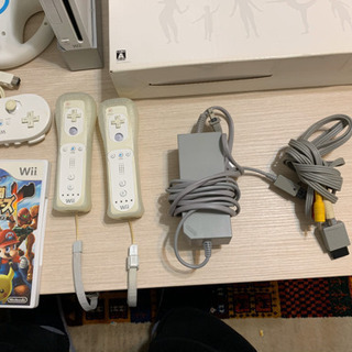 Wii一式　Wiiフィット&ソフト4本付き　値下げの画像