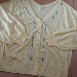 マジェスティックレゴン イエロー カーディガン 花柄 刺繍 春色