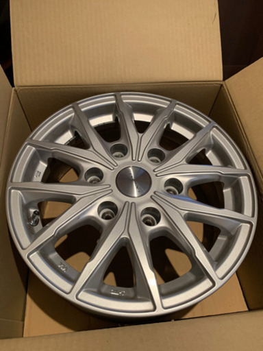 ホイール(使用一度のみ) ハイエースタイヤ