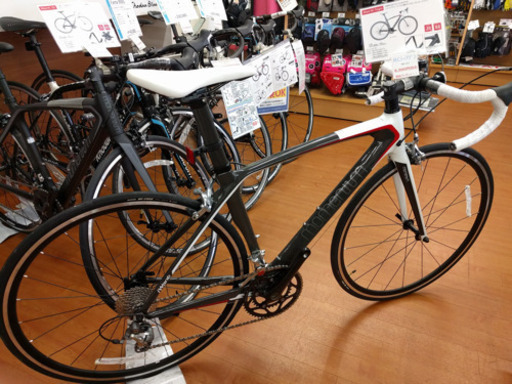 カーボン　軽量　ロード　バイク　モメンタム　自転車