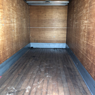 大人気　コンテナ倉庫　安い^_^百人乗ったらあきまへんの画像