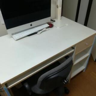 パソコンデスクと椅子差上げます！