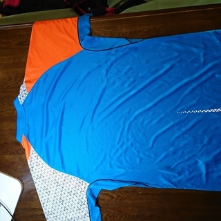 【値下げ】【未使用】　スポーツウェア（ミズノ）　Tシャツ（ターコイズブルー×オレンジ）ＸＬサイズの画像