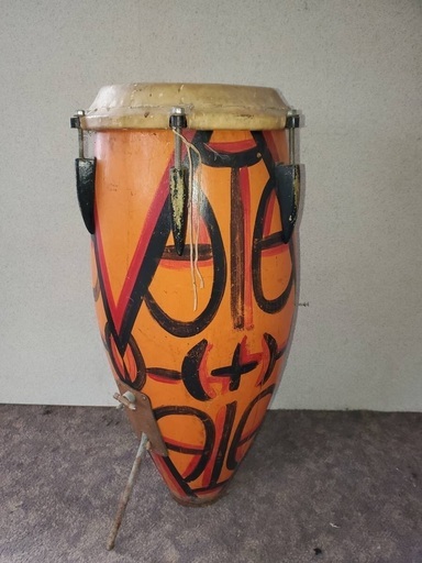 コンガ 高さ75センチ 打楽器