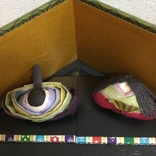 小さな雛人形の画像