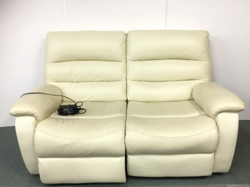 【お買得！目玉商品】 ニトリ 2人掛け 電動白色ソファー