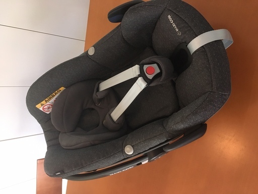 Maxicosi Pebble 新生児用チャイルドシート　マキシコシ