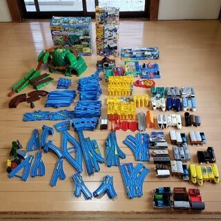 プラレール　トーマス　どきどきマウンテン　サウンド駅　しゃべるパーシー