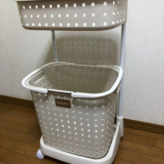 便利なランドリーバスケット‼️しかも綺麗です&キャスター付き‼️...