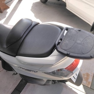 バイク部品、新品、テールボックス取付用 ベースのみの画像