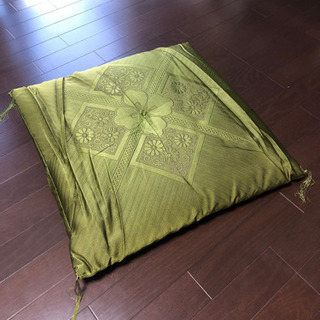 残り1枚‼️美品‼️1枚200円‼️極厚高級座布団
