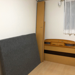 ダブル　ベッドフレームの画像