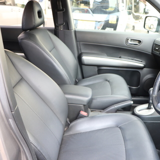 エクストレイル　☆大人気後期型☆　車検受け渡し可能　10万km まだまだ走ります！ 切り替え式4WD SUV 　サーフィン等々ワイルドな貴方に♪の画像