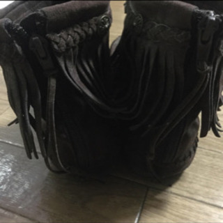 フリンジスエードブーツの画像