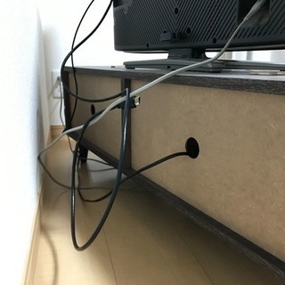 32インチテレビ　ソファー　テレビボード　3点セット＋おまけ付　3月11日迄の画像