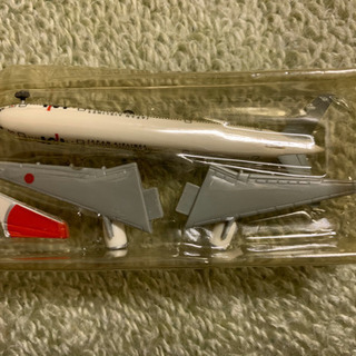 自分にとって不要な飛行機乗った時の簡易プラモデル　前輪破損の画像