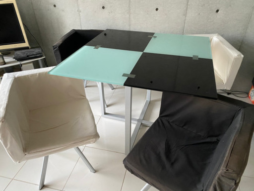 <価格相談可>⭐︎美品⭐︎ 真四角ガラステーブル(椅子付き)