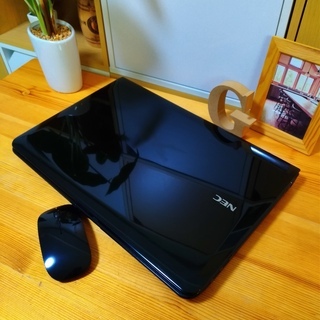 corei7メモリ8GでSSD250Gの超高性能Lavie♪　美品！　4コア8スレッド★　最新Windows10　64Bit☆　NEC　Lavie　薄型軽量タイプ！　　　15.6インチ　ノートパソコン　無線LAN　Wi-Fi対応 　DVDドライブ　ウェブカメラ＆マウス付き　ゲーミングPC