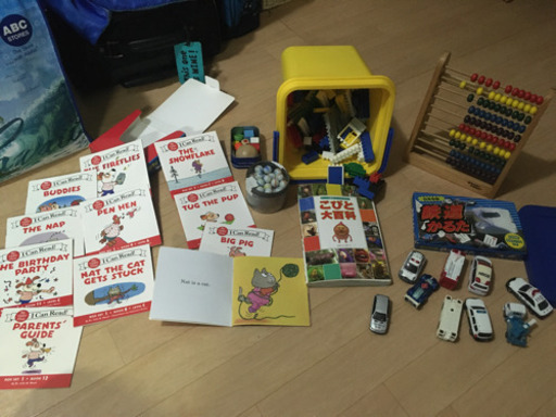 玩具、本のセット