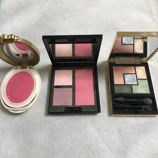 化粧品 まとめ売り チーク&アイシャドー12点の画像