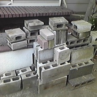 処分にお困りのガーデニング品、レンガ、コンクリート、ブロック - さいたま市
