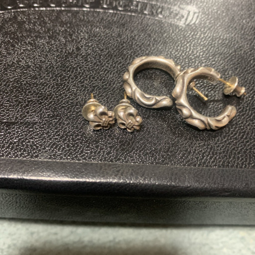 クロムハーツ　ピアス　二つ折り財布