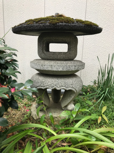 灯籠　石　高さ70センチ