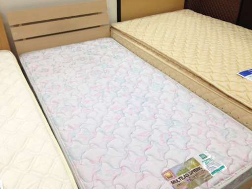 取りに来れる方限定！お得なシングルベッドです！