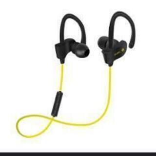 中国製ヘッドホン4本、ＳＤプレーヤーセットの画像