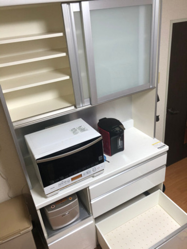 決まりました！食器棚、レンジボード