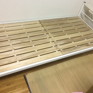 すのこ式宮付パイプベッド