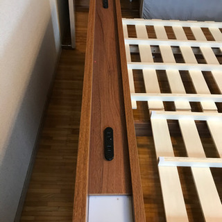 組み立てダブルベッドの画像