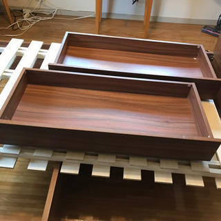 組み立てダブルベッドの画像