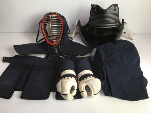 値下げ＜美品！＞【武蔵号】剣道防具 一式 面・胴・小手・垂れ・袴・防具袋 付き 大人用