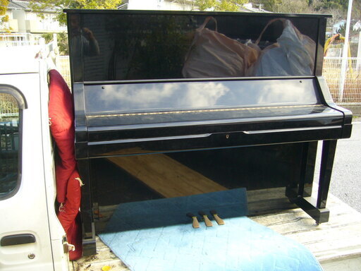 売約済です。ヤマハピアノＵＸ黒３本ペダル