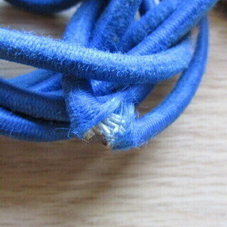 自転車の紐の画像