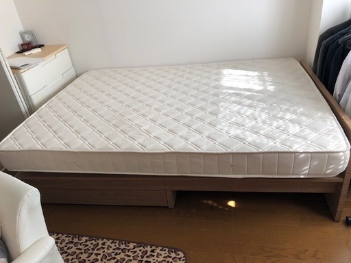 【マニフレックス　エアメッシュ】　ダブルサイズ　6万8千円　へたり等なくいい状態です