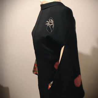 美品、正絹染め&刺繍アンティーク黒羽織
