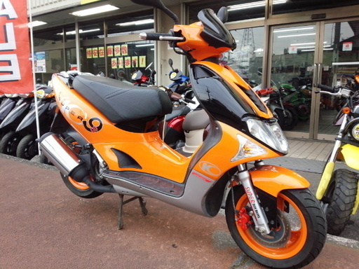 NO.3156　キムコ　スーパー９Ｓ  水冷２サイクルエンジン　前後ディスクブレーキ　オレンジ＆ブラック　☆彡