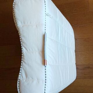 IKEA ROLLEKA   まくらの画像