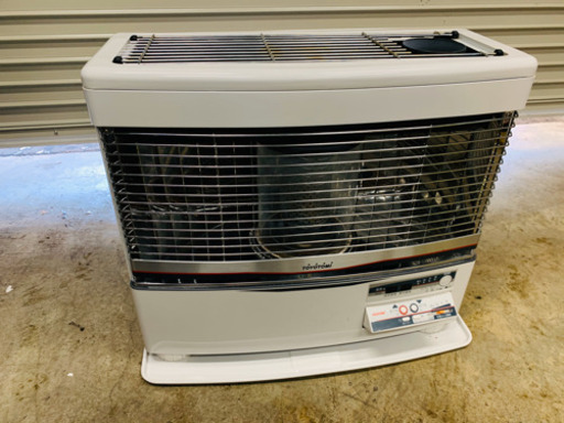 y723☆ トヨトミ　2018年製 煙突式石油ストーブ 煙突式ストーブ HR-650F