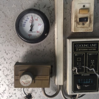 三菱電機業務用冷蔵庫（縦196㎝ 奥行166㎝ 幅276㎝）の画像
